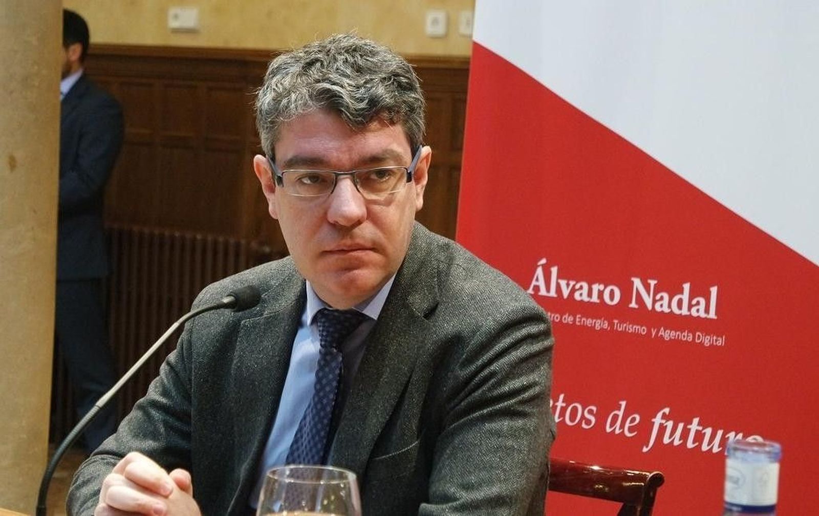 Álvaro Nadal: "Le sienta muy mal a la política energética los prejuicios"