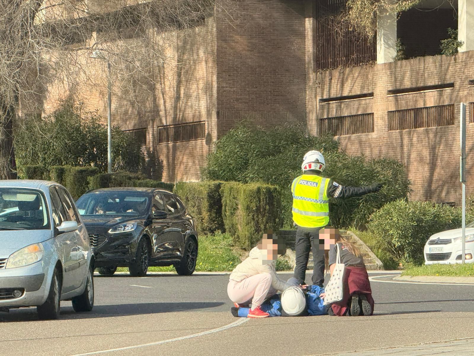 Caída motorista rotonda