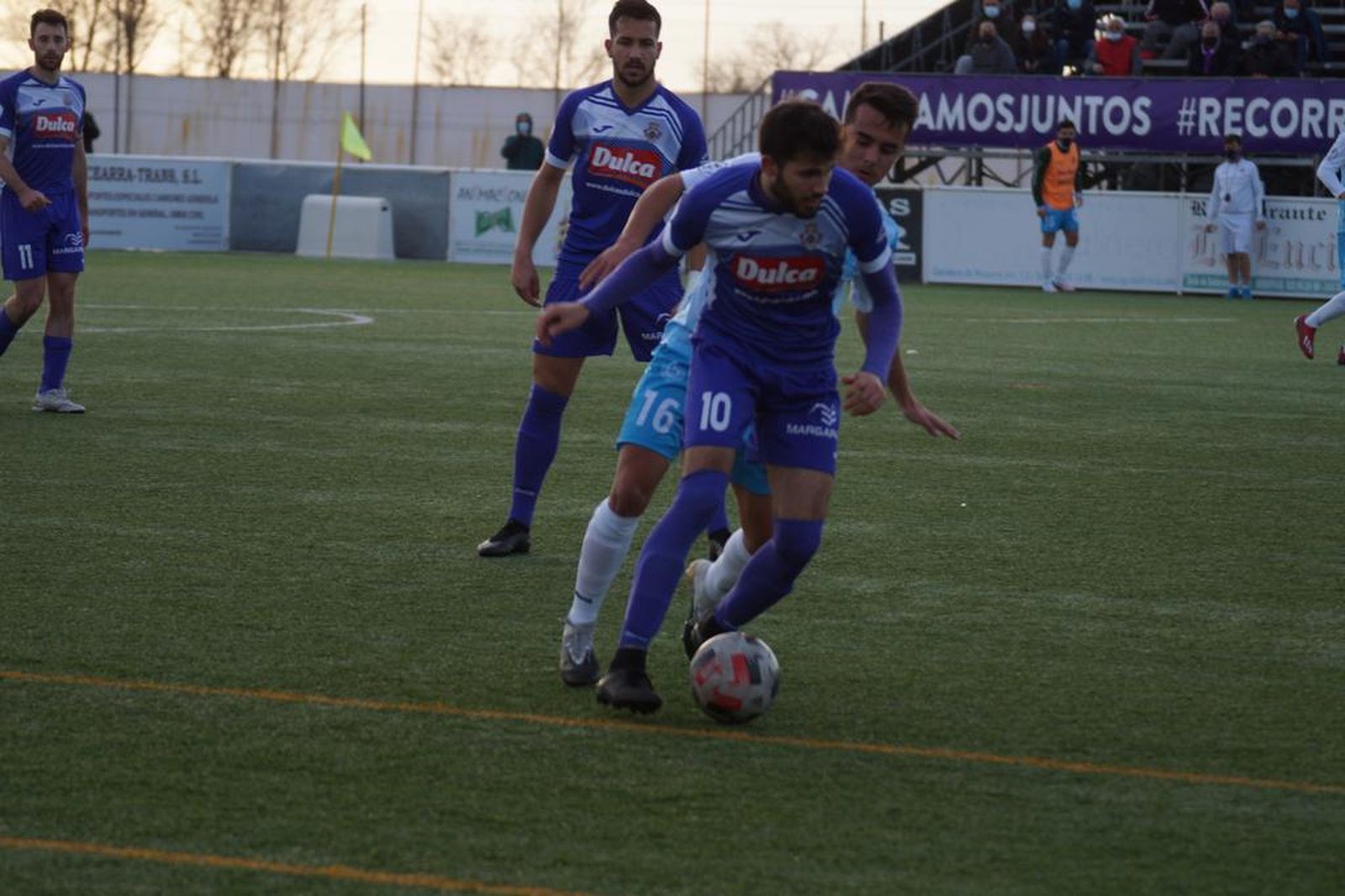 Fran, encimado por Diego González.