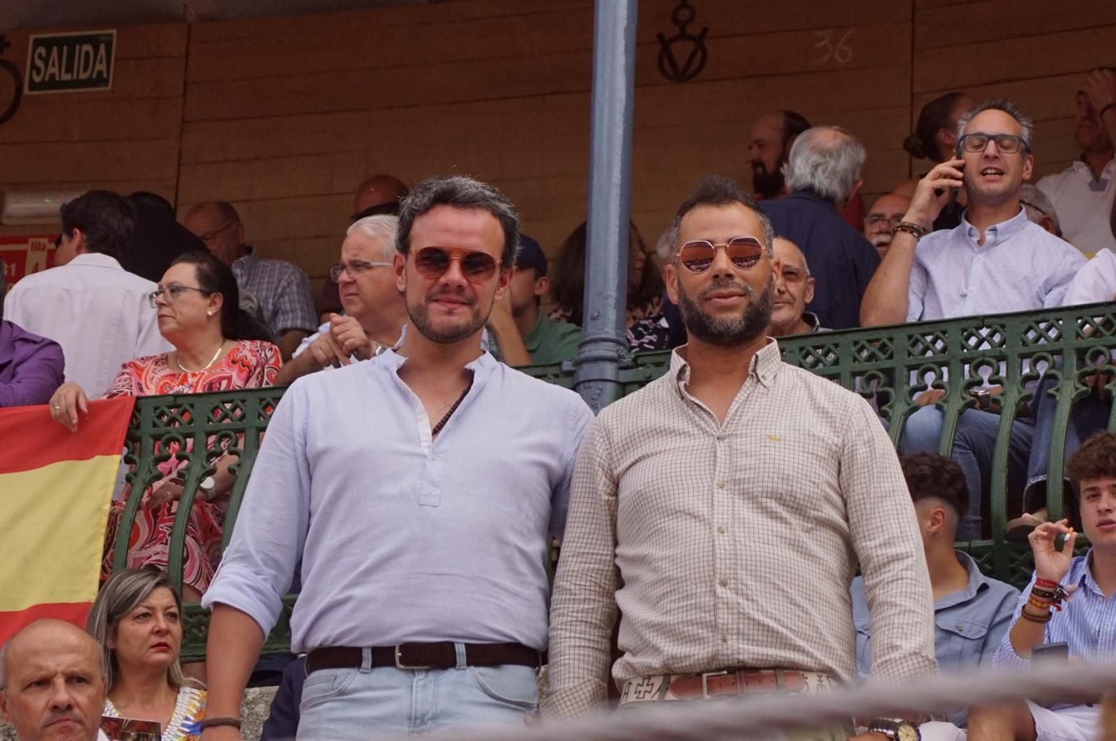 Expectación por ver los caballos de rejoneo en La Glorieta: imágenes del ambiente en los tendidos y en el patio de cuadrillas