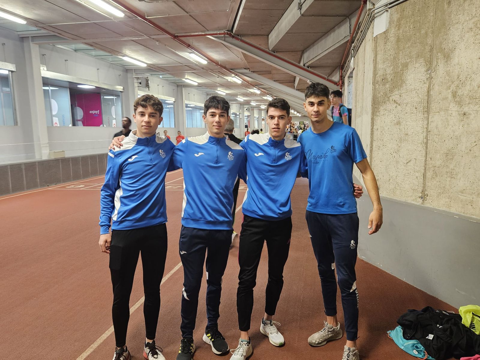 La Marea Azul vuelve a mostrar buenas sensaciones por distintos puntos de la comunidad. Atletas del Club Benavente Atletismo.