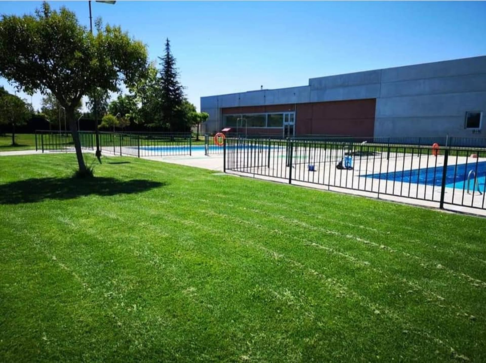 Piscina de Morales del Vino.Archivo