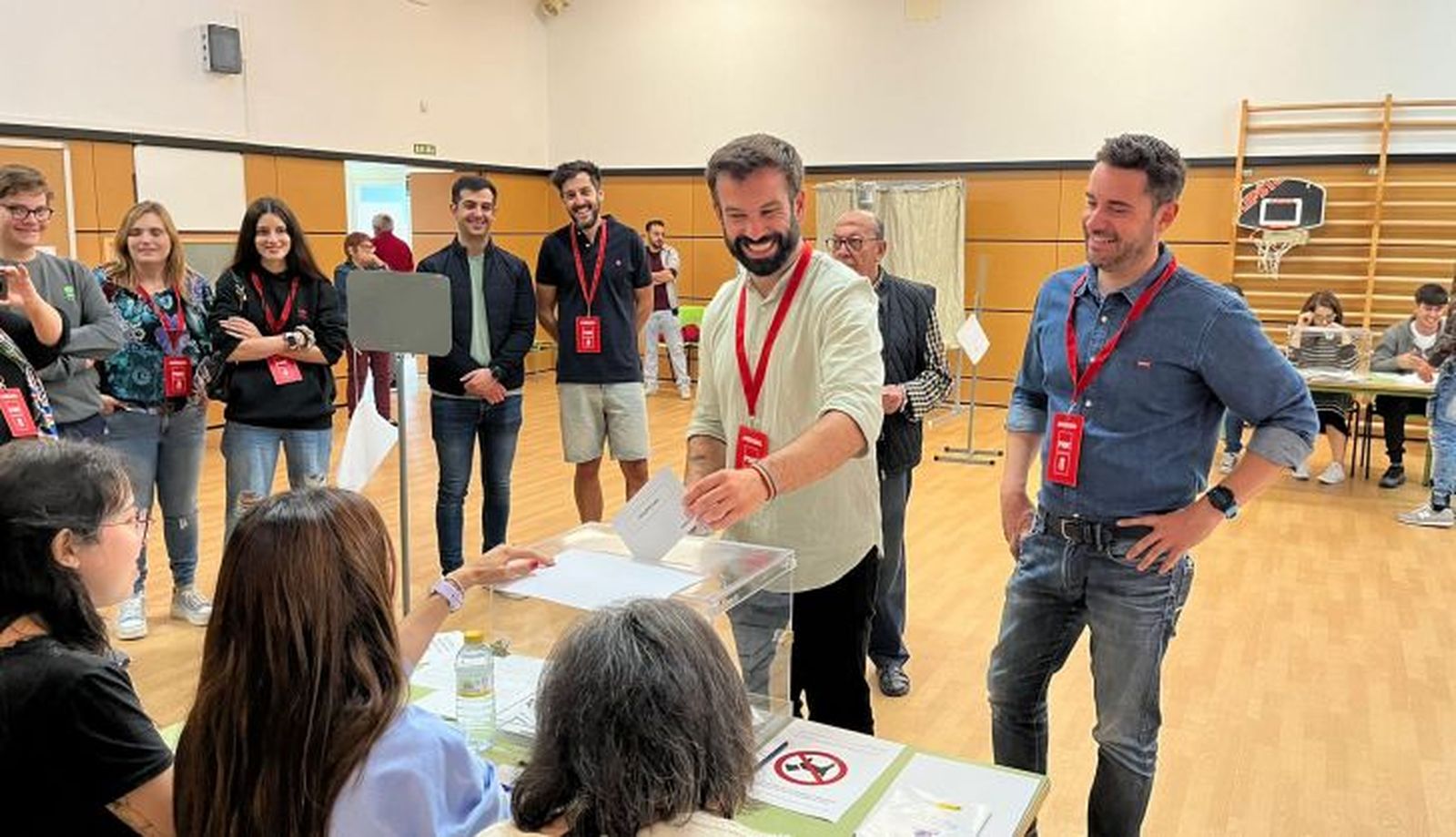 David Gago ejerce su derecho a voto