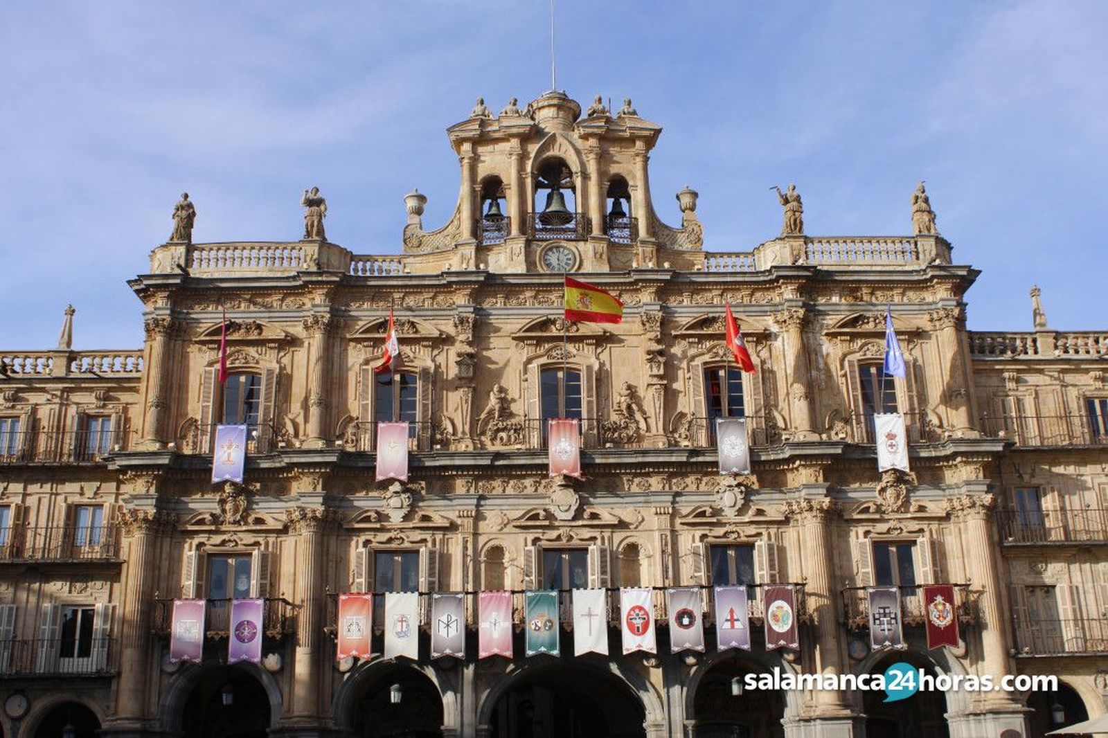 El Ayuntamiento entrega los premios del I Concurso de Escaparates de Semana Santa