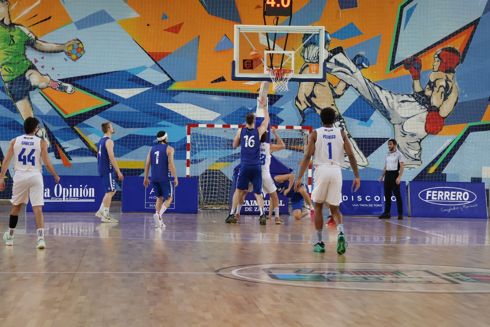 Todas las imágenes del CB Zamora- Melilla Baloncesto en el 46 Trofeo Diputación