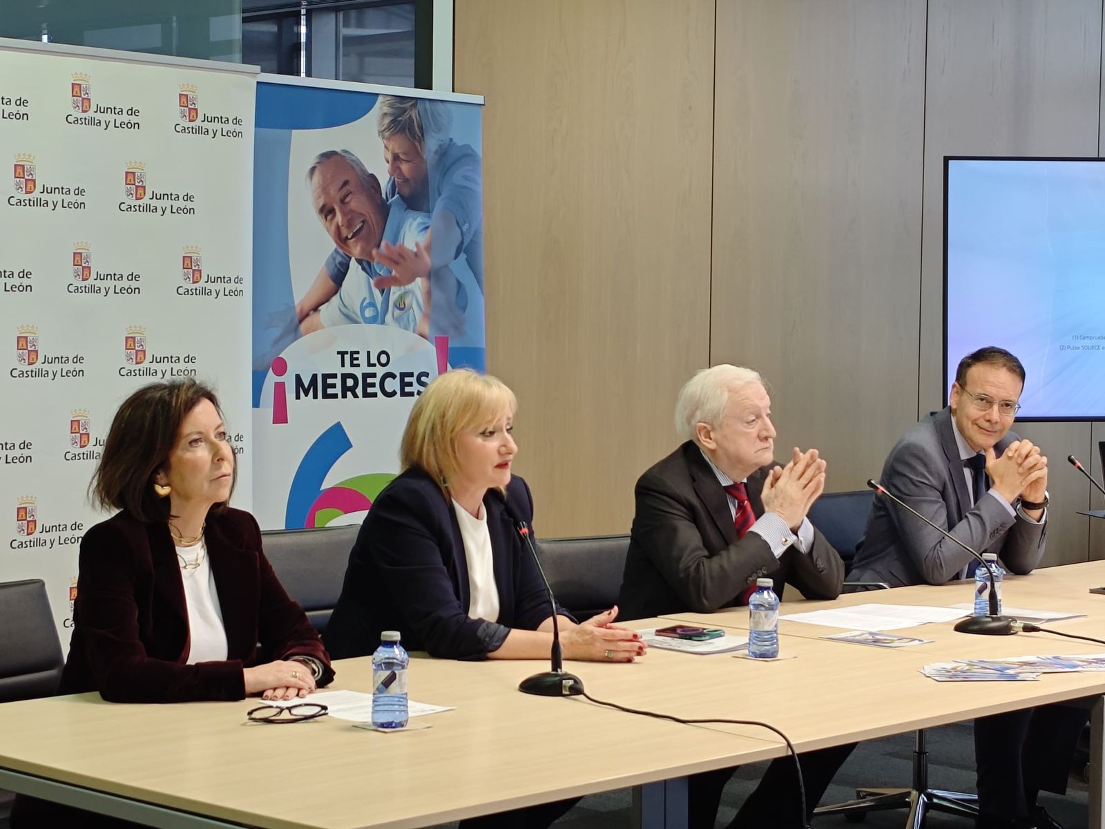 Distintivos carné Club 60 CYL