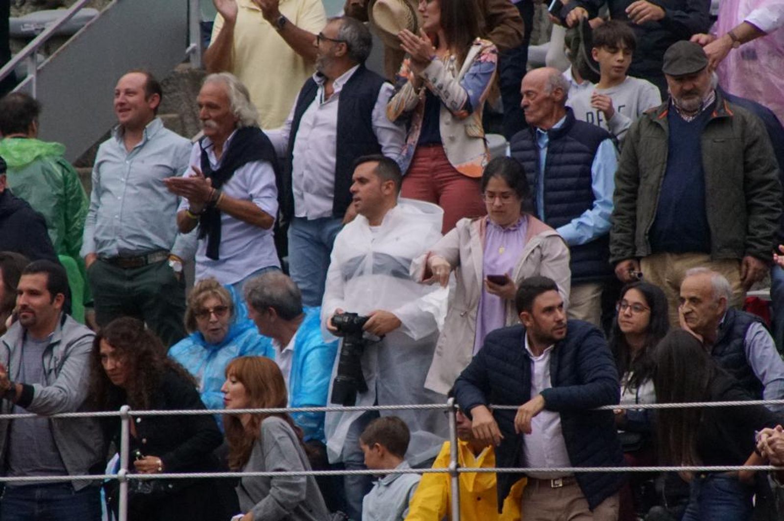 tendidos-de-la-glorieta-durante-la-corrida-de-garcia-y-olga-jimenez-88