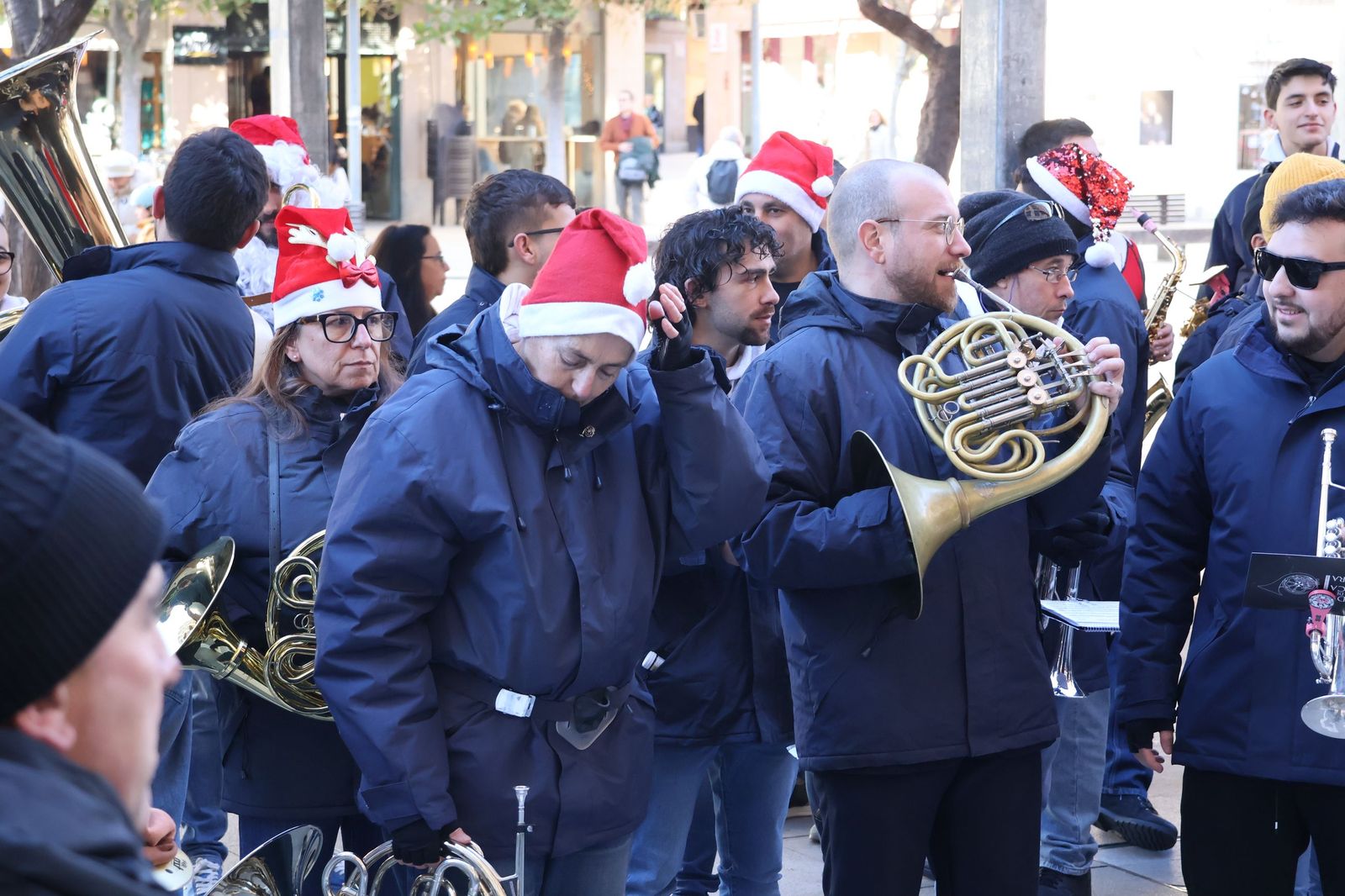 GALERÍA | Zamora vive un pasacalles repleto de espíritu navideño