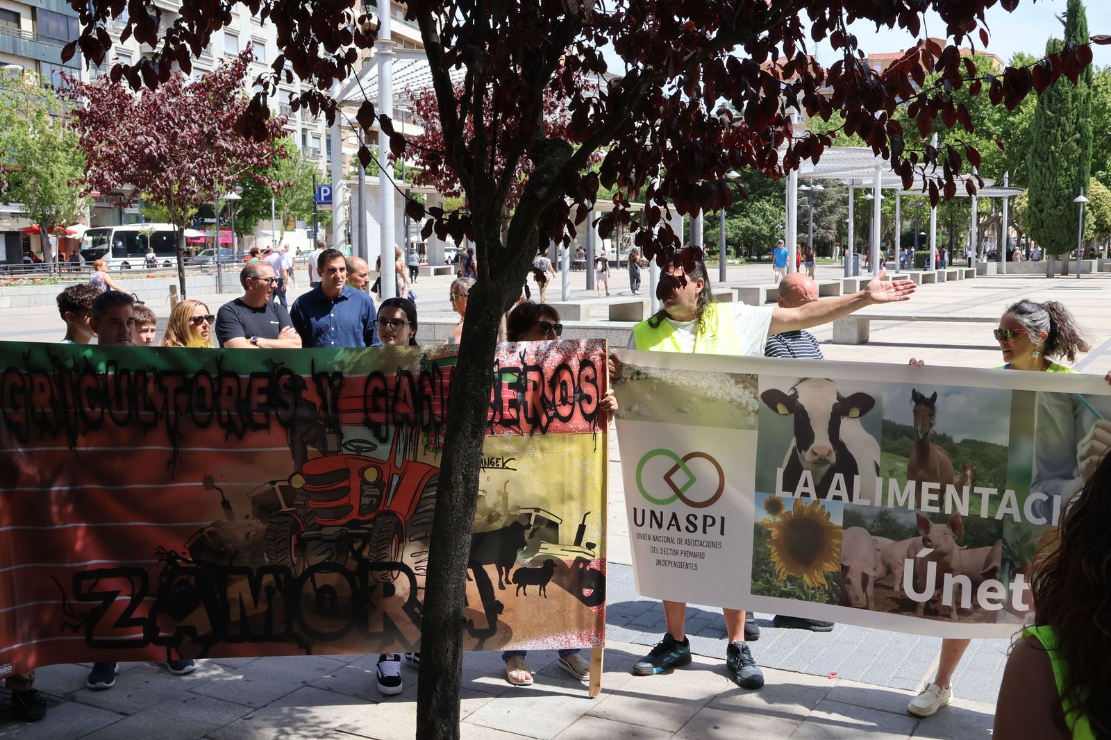 Marcha silenciosa en homenaje a David Lafoz (15).JPG