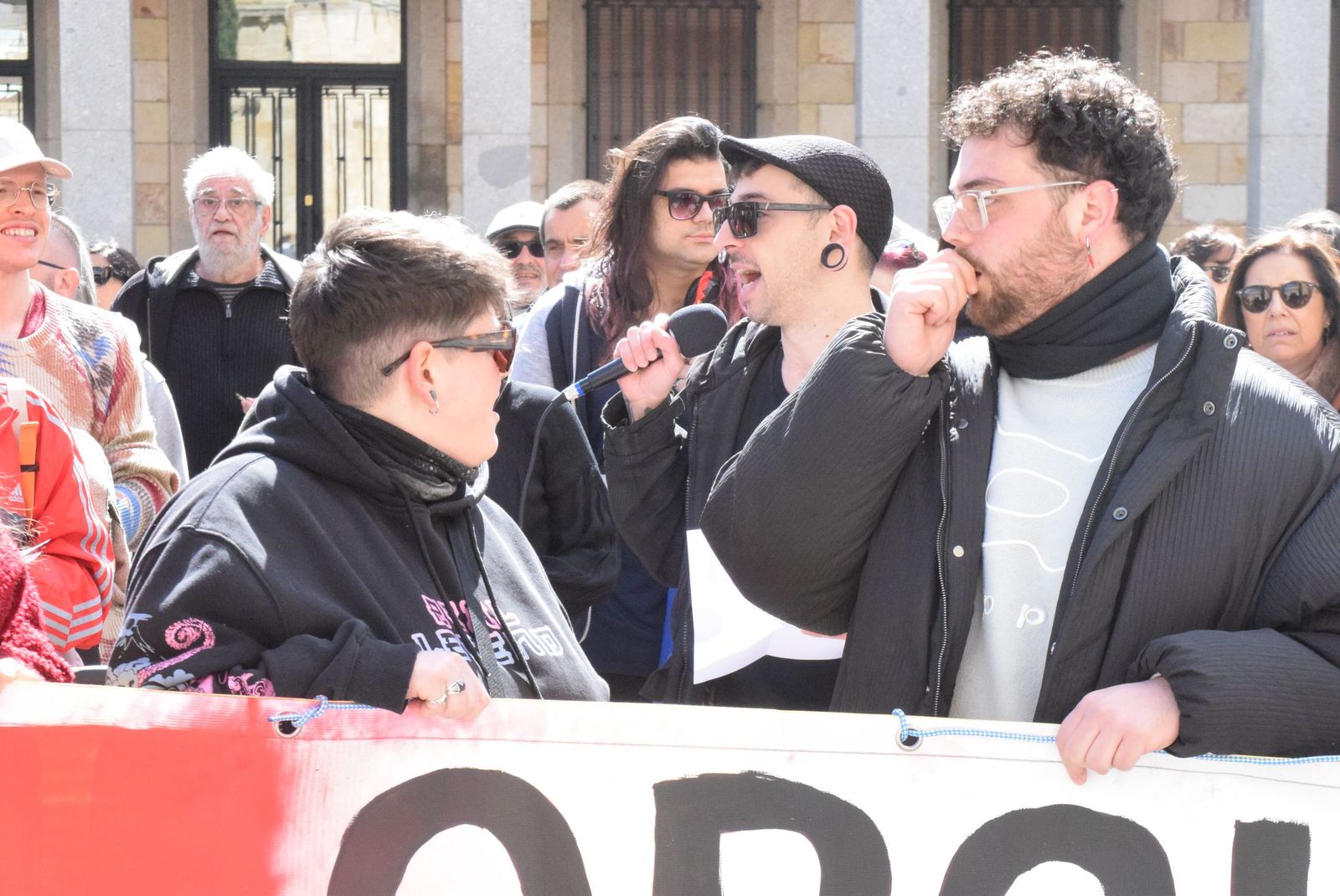 GALERÍA | La concentración en apoyo a Miss Trans Zamora tras su agresión, en imágenes