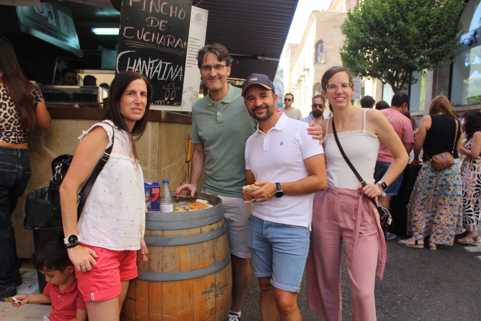 Ambiente en la Feria de Día en el mediodía de este sábado