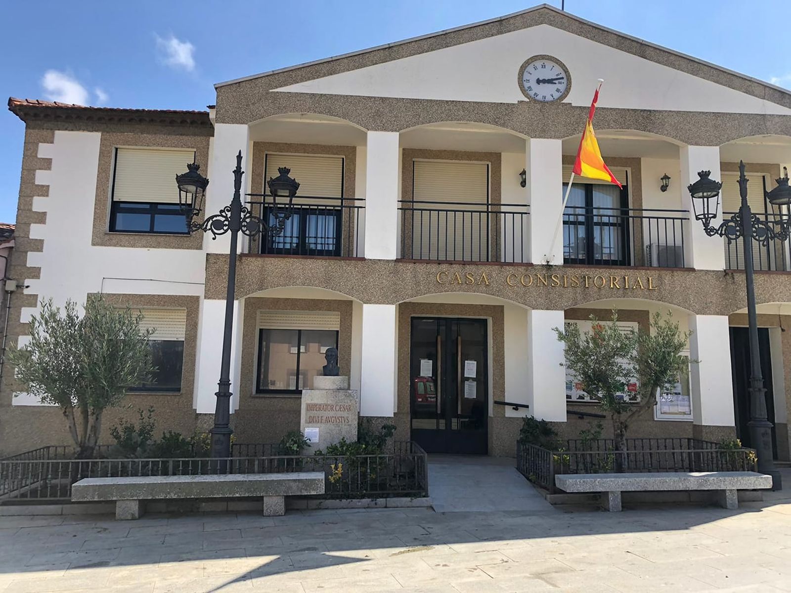 Consistorio de Rabanales. Archivo.