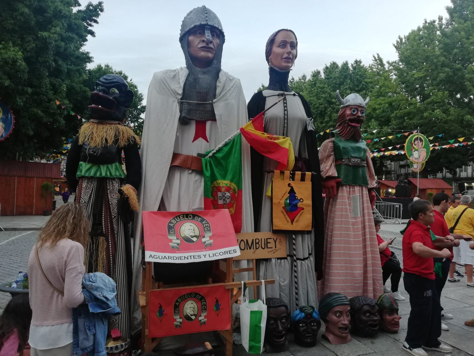 encuentro-cabezudos-y-gigantes-en-braga-portugal-15
