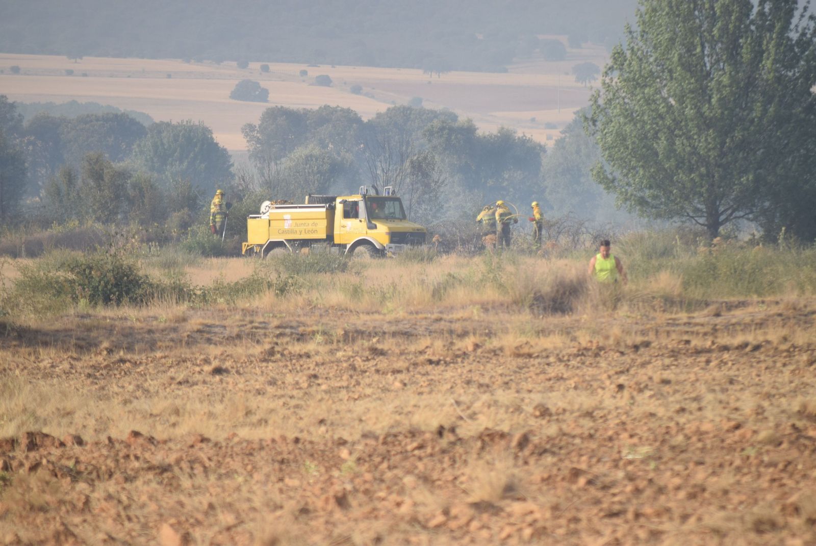 Las llamas avanzan imparables en el incendio de Losacio Foto David Barrueco  (17)