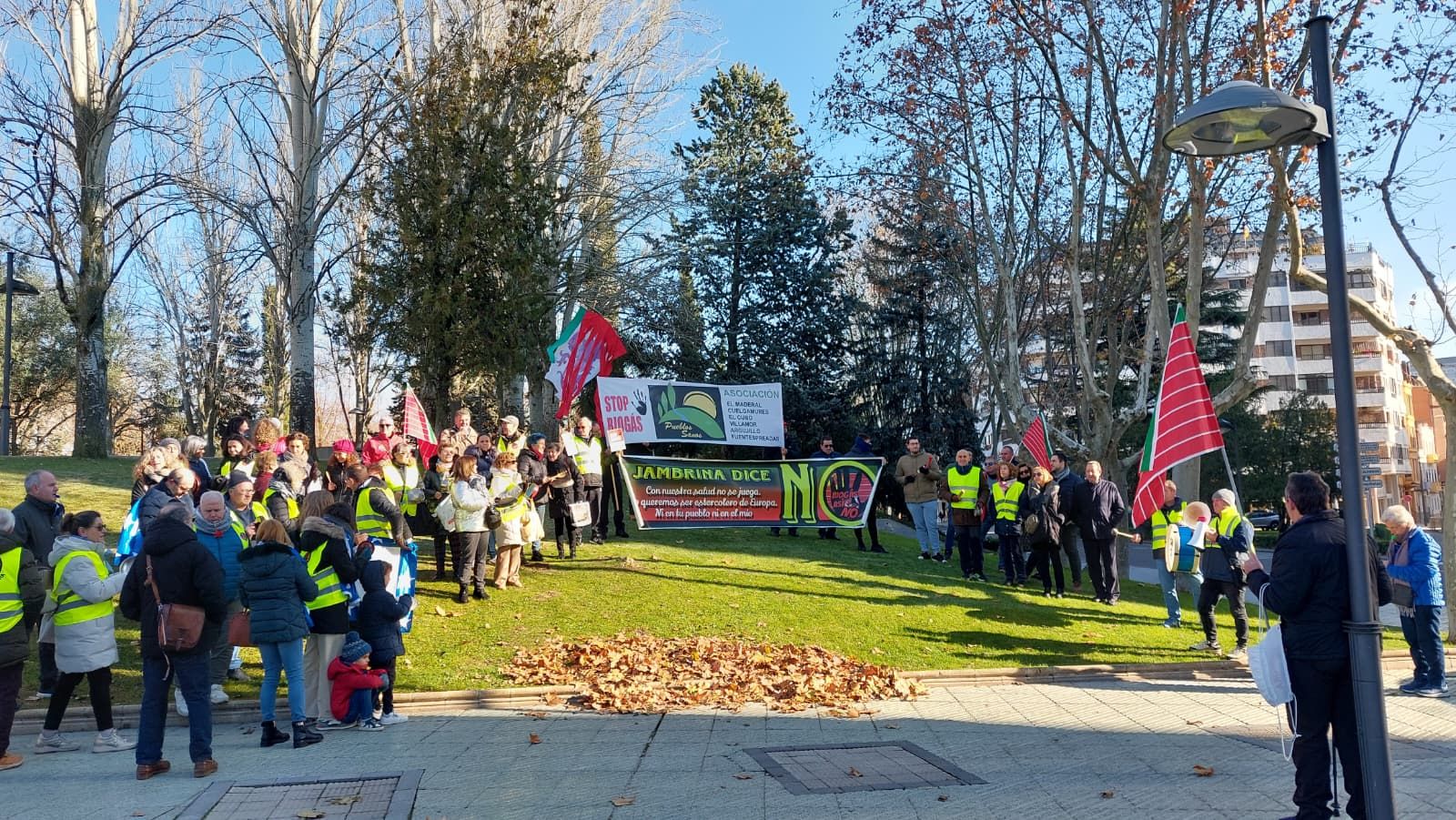 Cacerolada en Zamora contra las plantas de biogás (2).jpeg