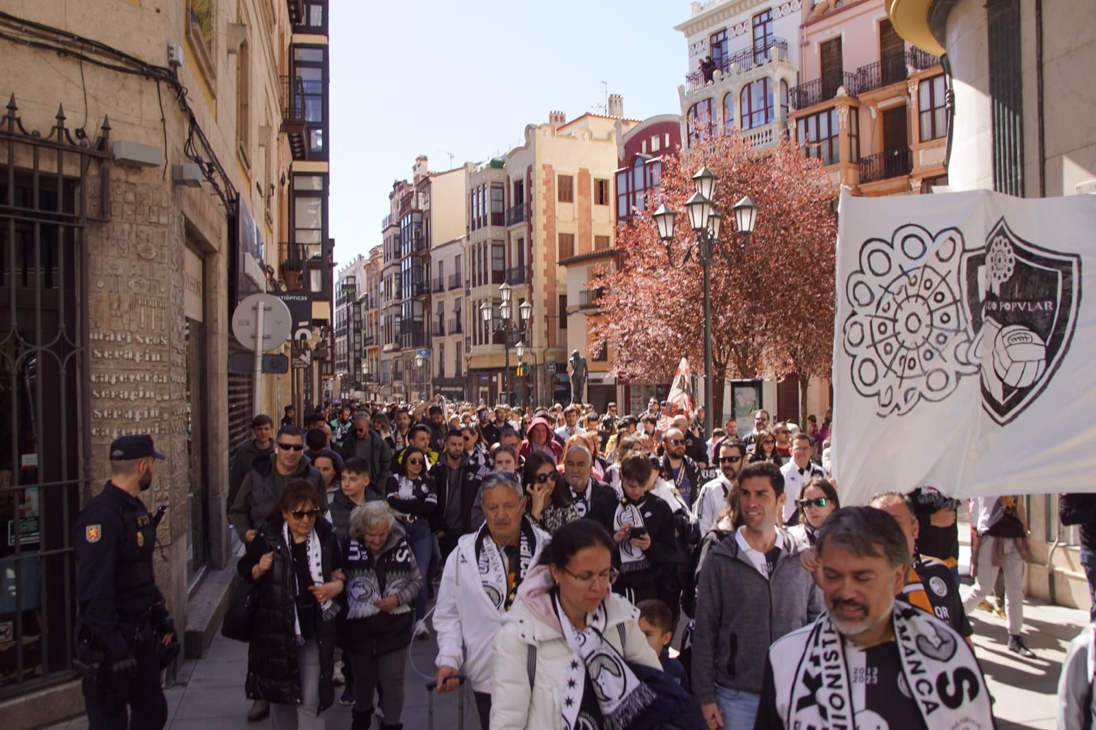 los-aficionados-de-unionistas-toman-las-calles-de-zamora-con-un-doble-corteo-19