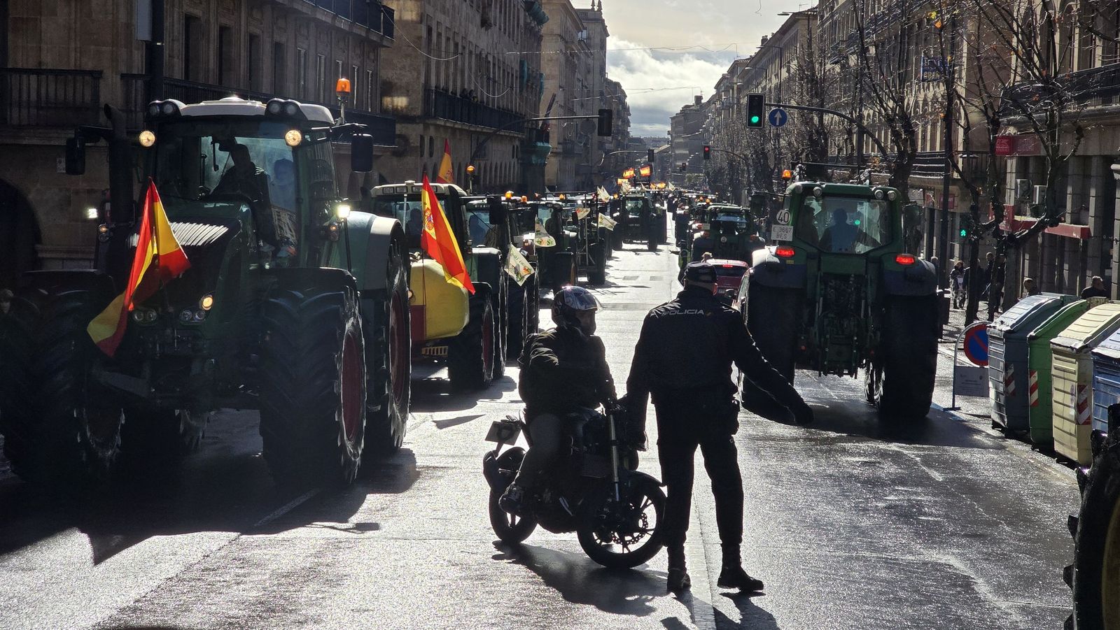 En imágenes la marcha con tractores y vehículos de campo en Salamanca en protesta contra Mercosur