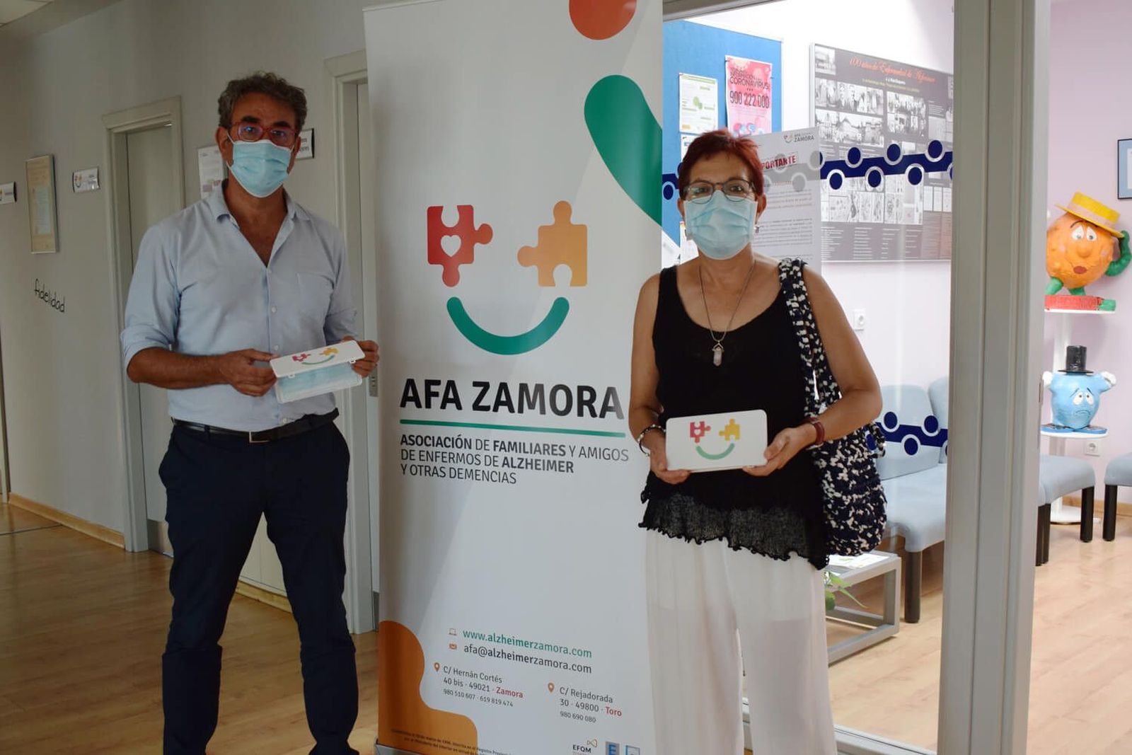 Portamascarillas solidarios alzheimer