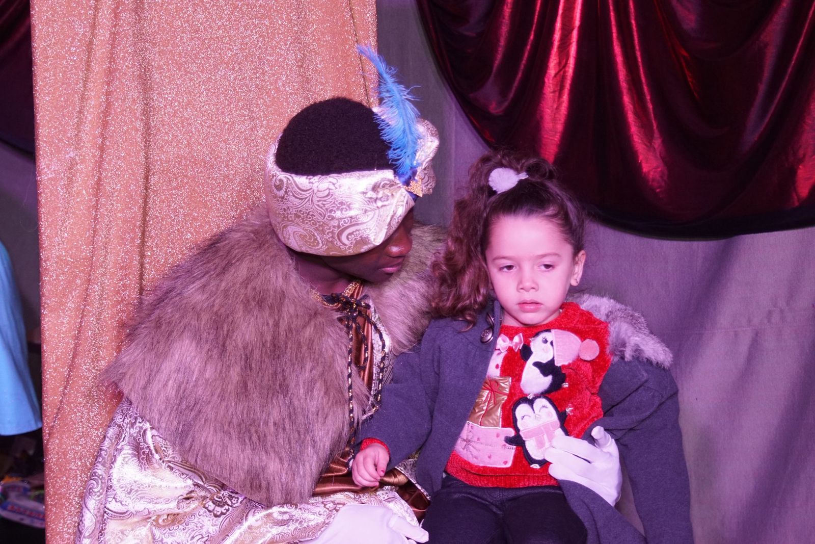 Los Reyes Magos reciben las cartas de los niños de El Encinar