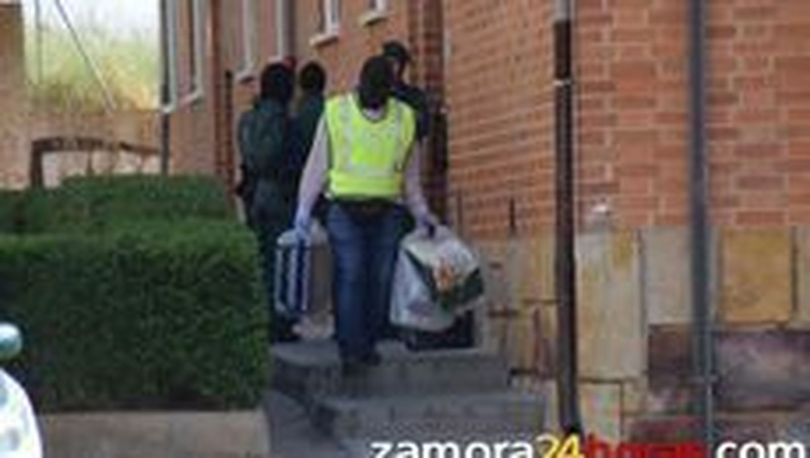 La Guardia Civil halló un fusil de asalto CETME con silenciador y munición metálica en el registro