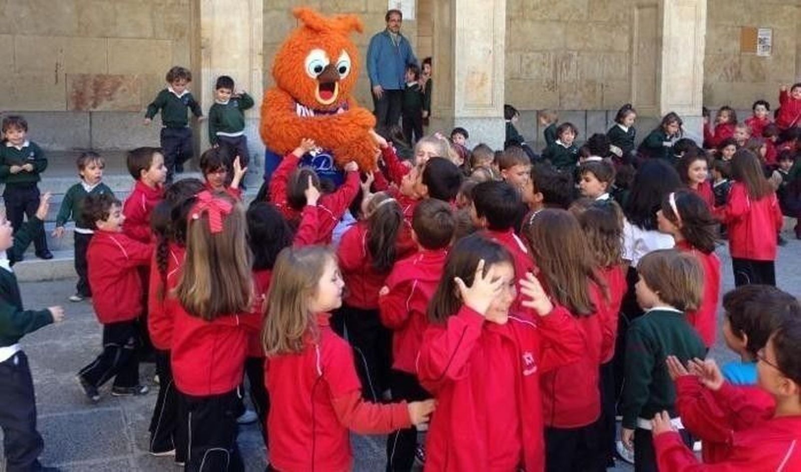 El Búho crea afición entre los más pequeños del colegio Calasanz