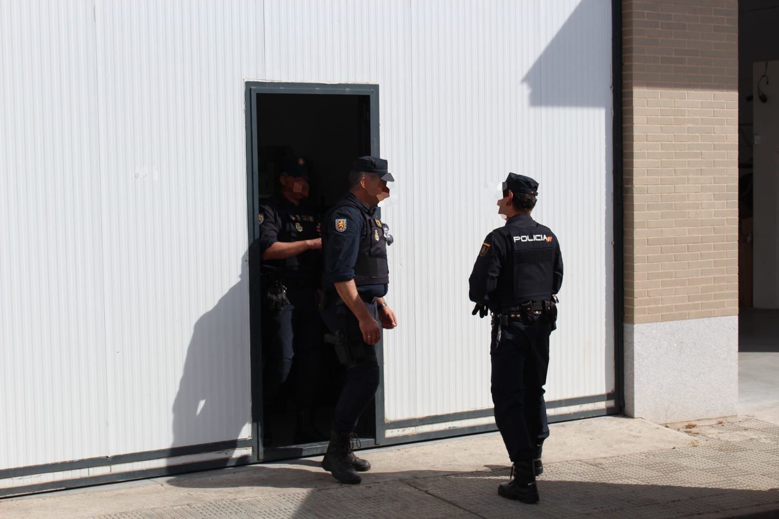 operacion-policial-en-el-poligono-de-los-villares-3