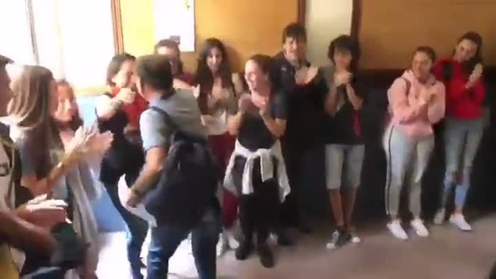 Mipapsejubilhoycomoprofesortras33aosyleprepararonestadespedidasorpresae