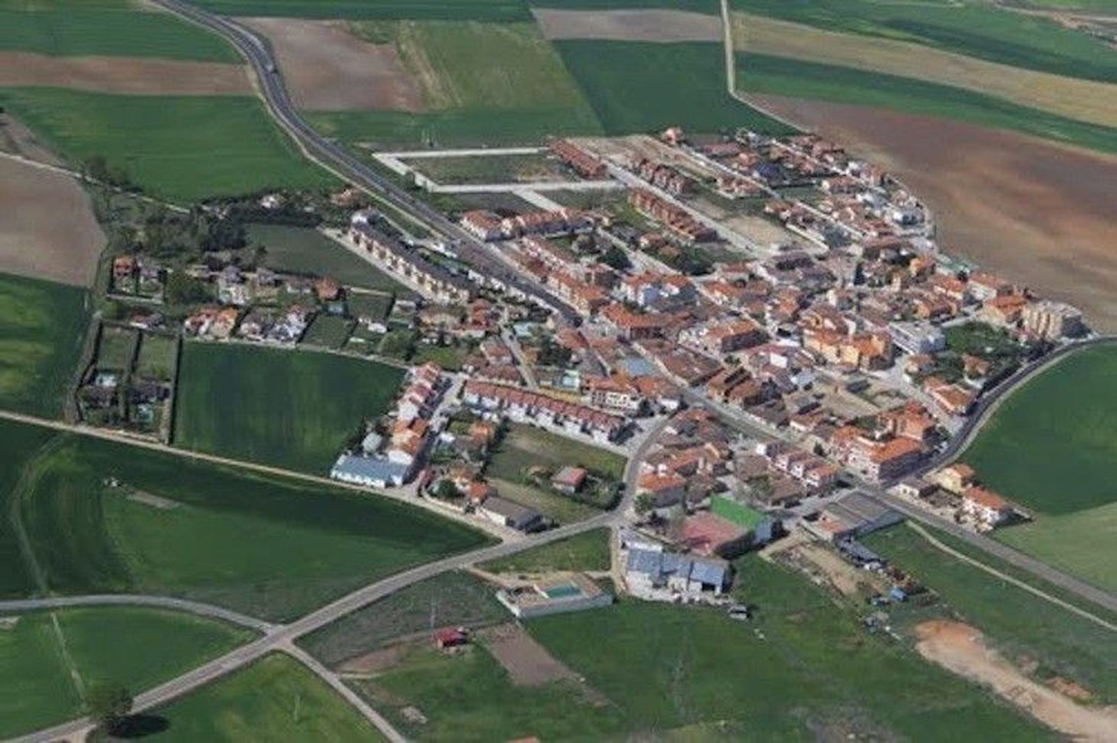 Una ordenanza velará por la limpieza de los solares y terrenos en el pueblo