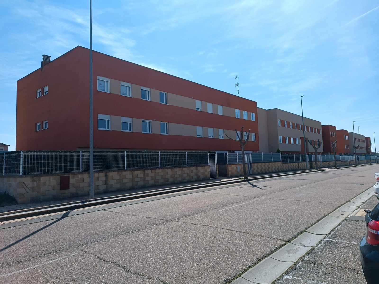 Doñinos, bloque afectado por conflicto vecinal