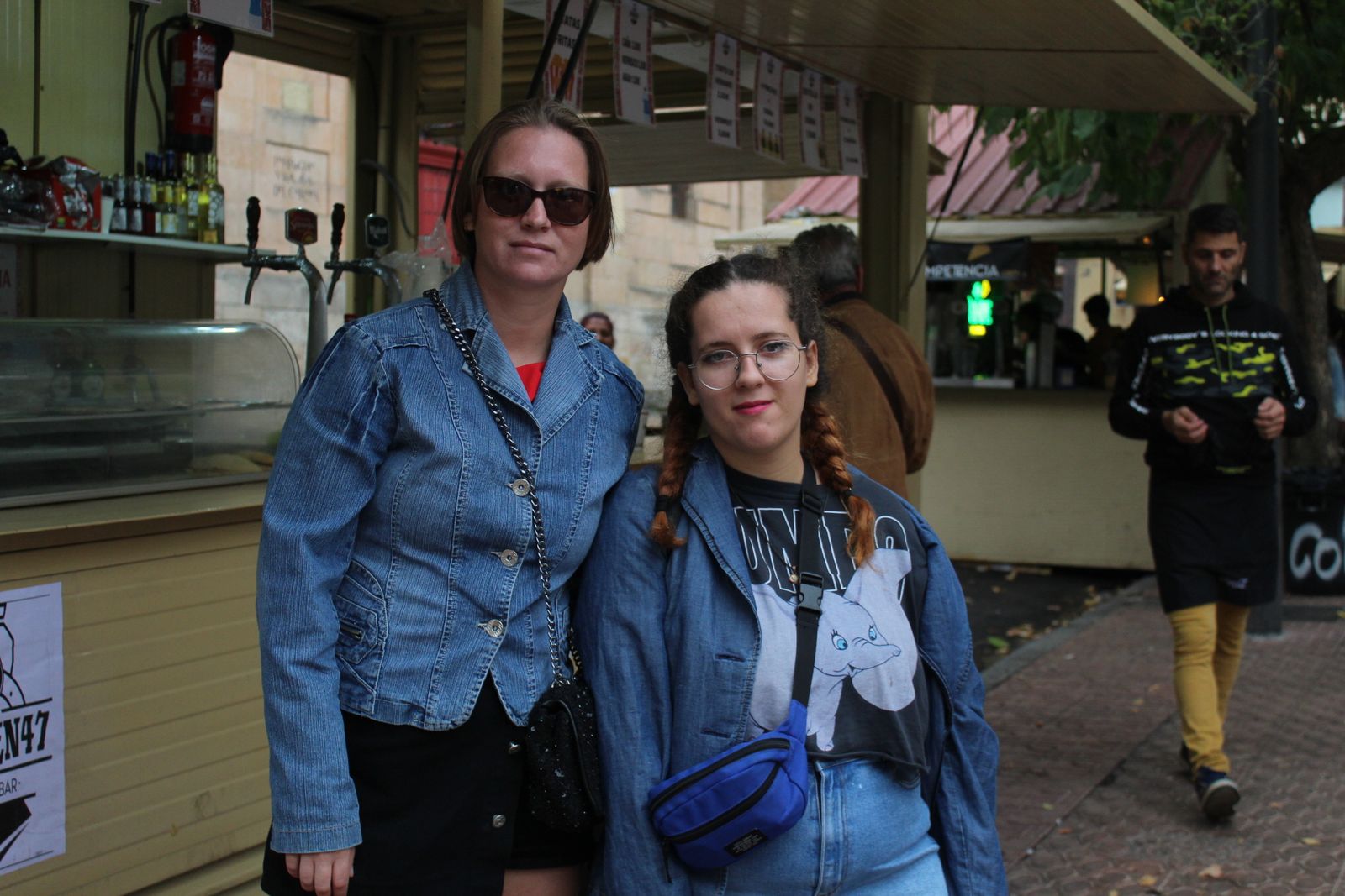 Ambiente en la Feria de Día en el mediodía de este miercoles