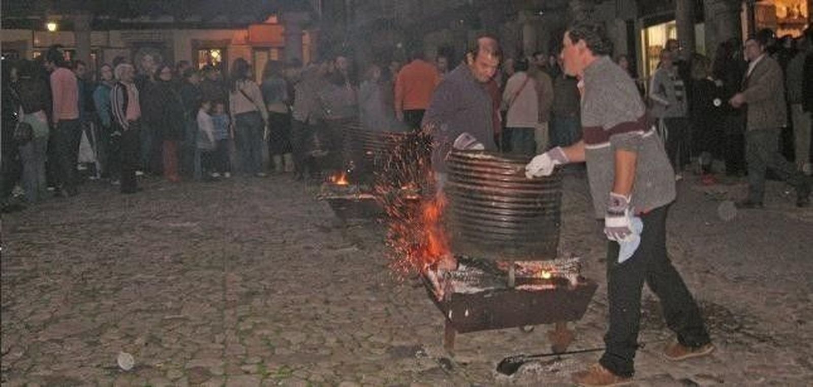 El magosto, fiesta de castañas y fuego por Todos Los Santos