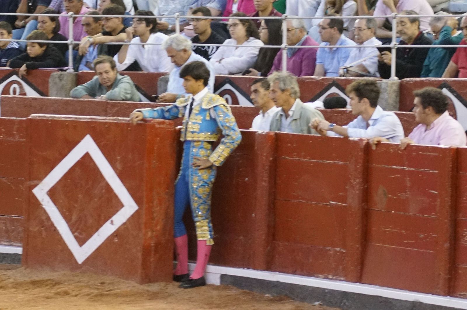 Clase práctica con alumnos de la Escuela de Tauromaquia de Salamanca (Diego Mateos, Noel García y Álvaro Rojo con erales de Esteban Isidro)