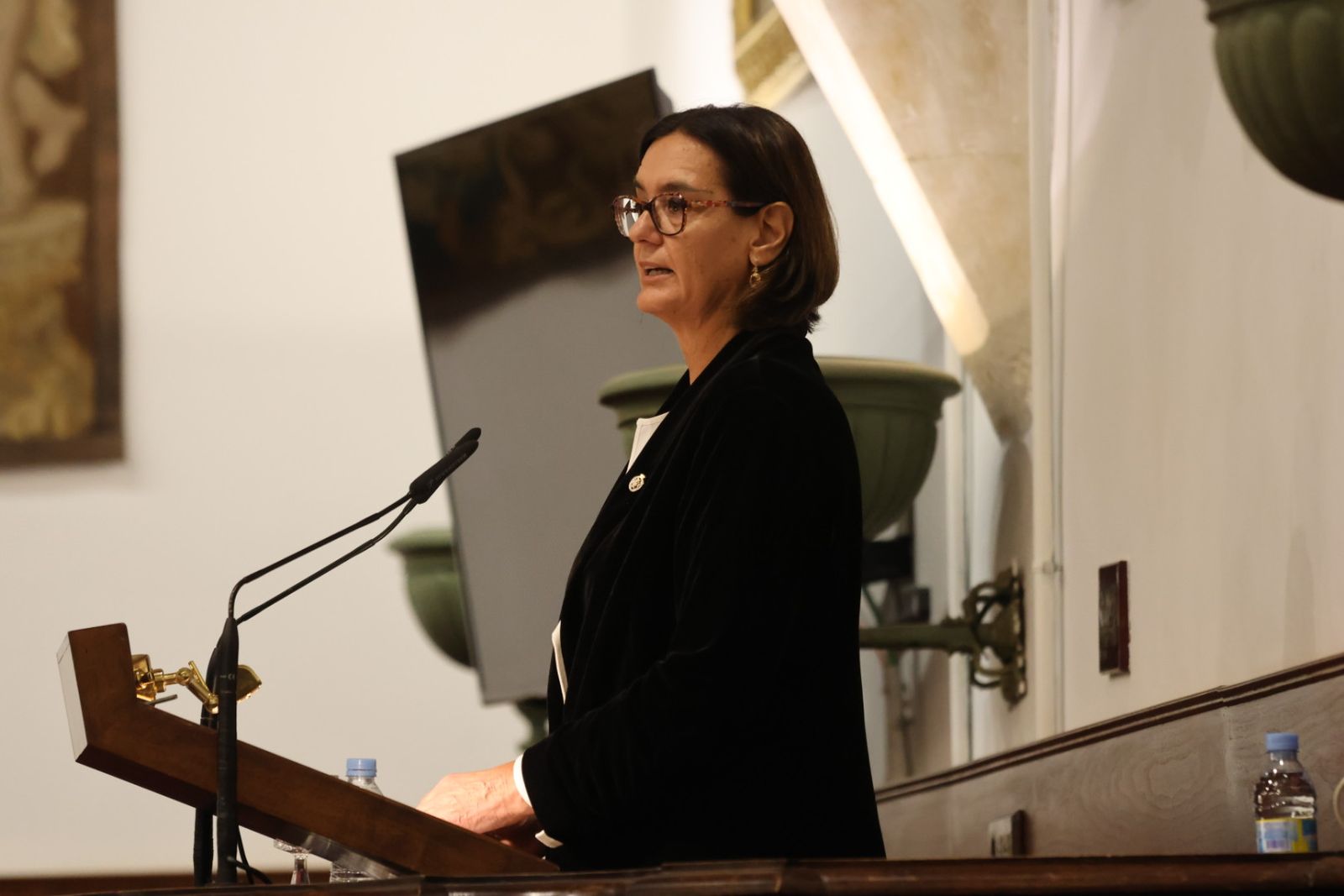 médica forense Sonsoles Castro ingresa en la Real Academia de Medicina de Salamanca