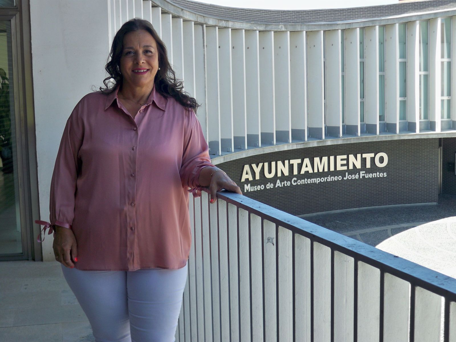 María Cruz Gacho presenta el nuevo servicio para los mayores de Santa Marta