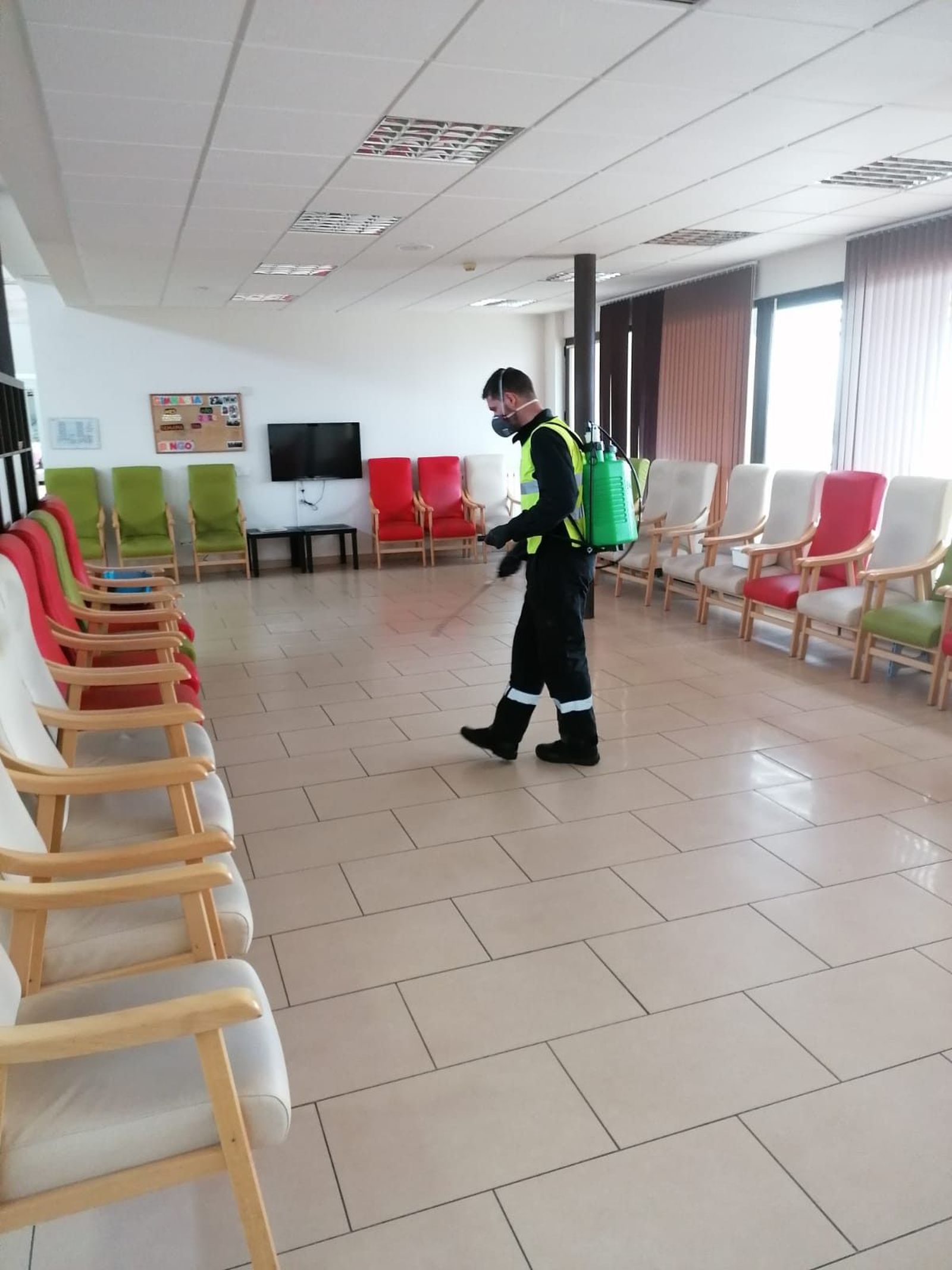 UME Residencia Las Azucenas Calvarrasa de Abajo (8 4 2020) (2)