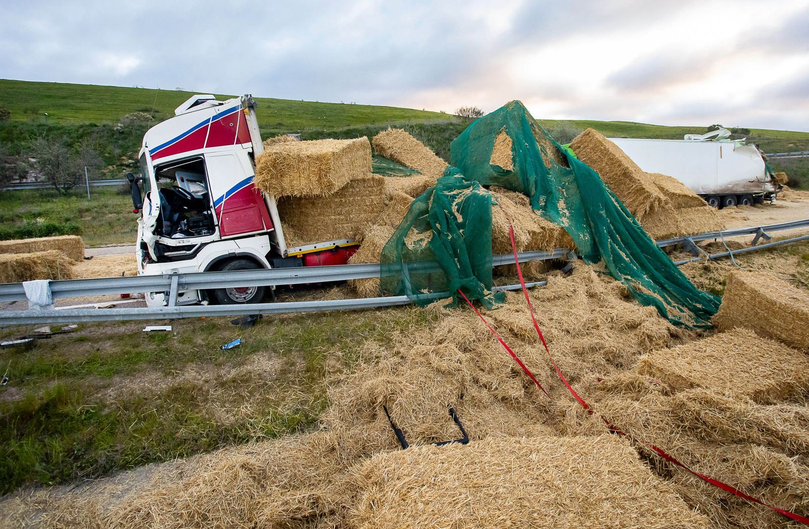 colision-entre-dos-camiones-en-la-a-62-5