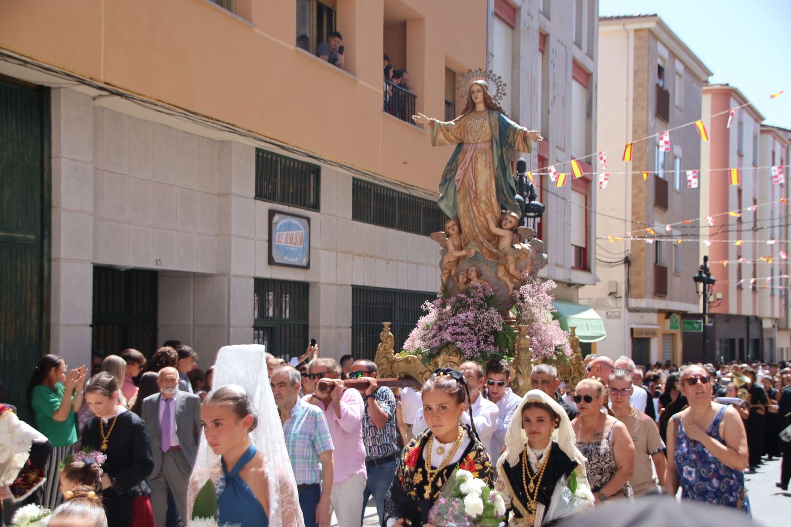 Procesión y ofrenda floral en honor de Nuestra Señora de la Asunción en Guijuelo
