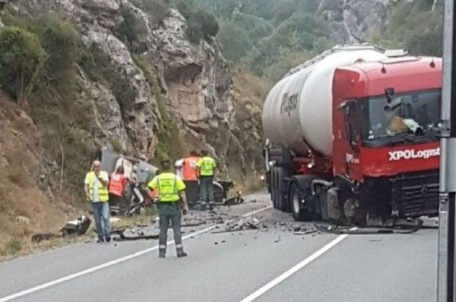 Fallecen cinco personas tras la colisión de un camión y un turismo en la N-1 en Pancorbo