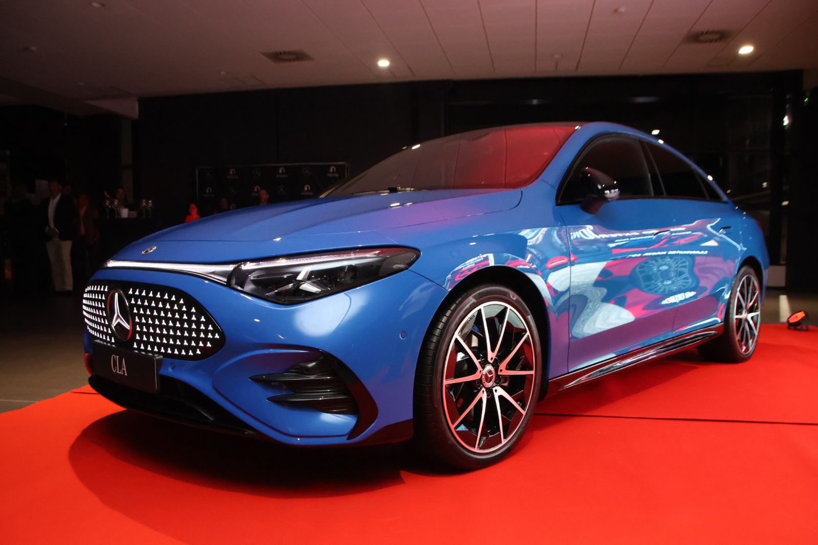 Presentación del nuevo Mercedes CLA 100% eléctrico en Adarsa Salamanca