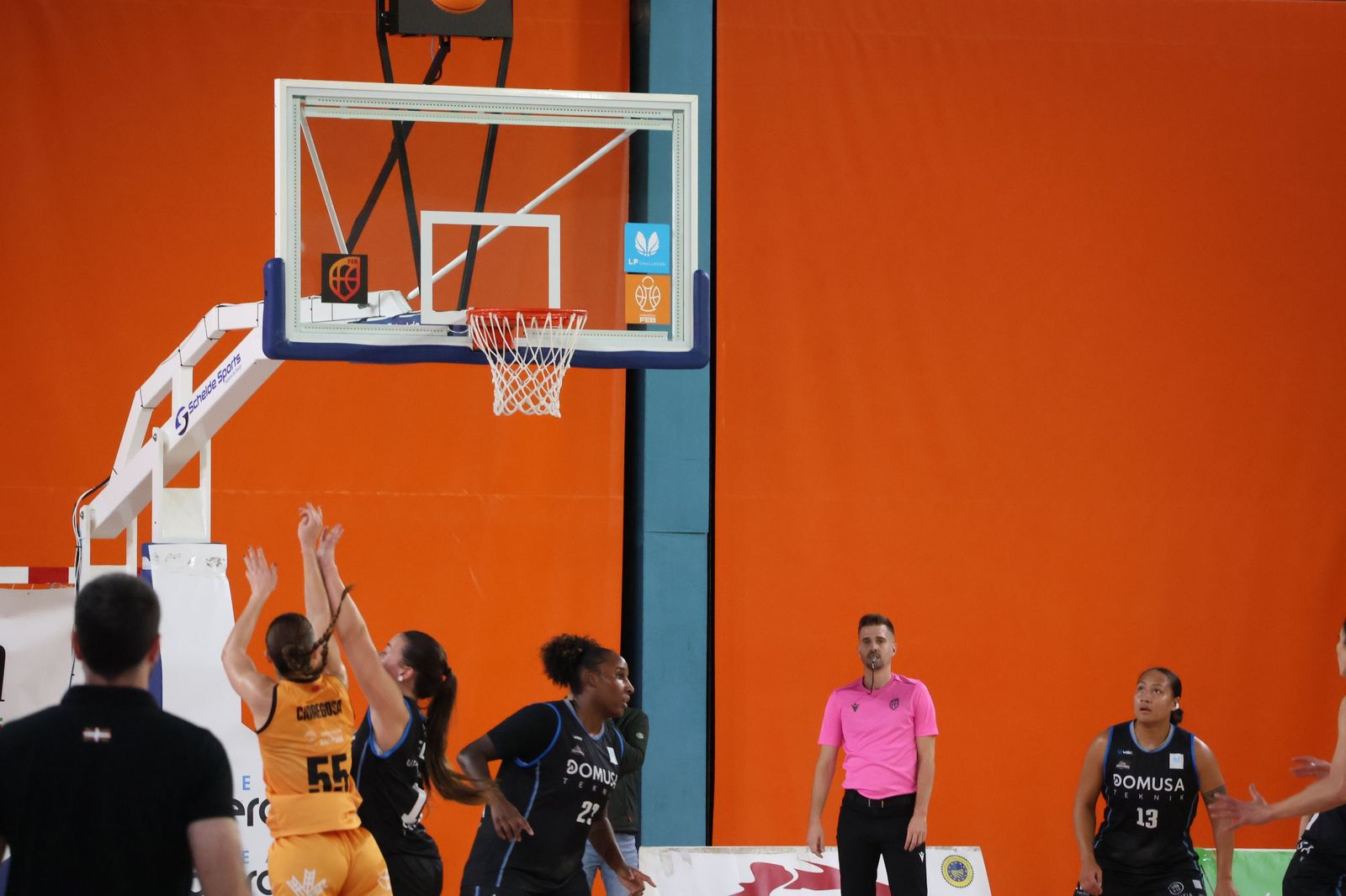 GALERÍA | Encuentro muy ajustado entre el Zamarat y el Domusa Teknik