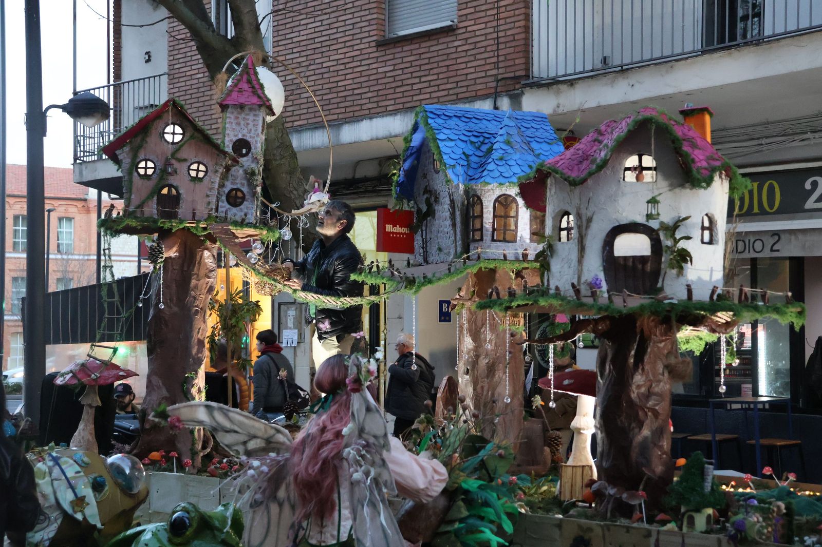 GALERÍA | Segundo desfile, mismo entusiasmo: Zamora se vuelve a disfrazar de Carnaval