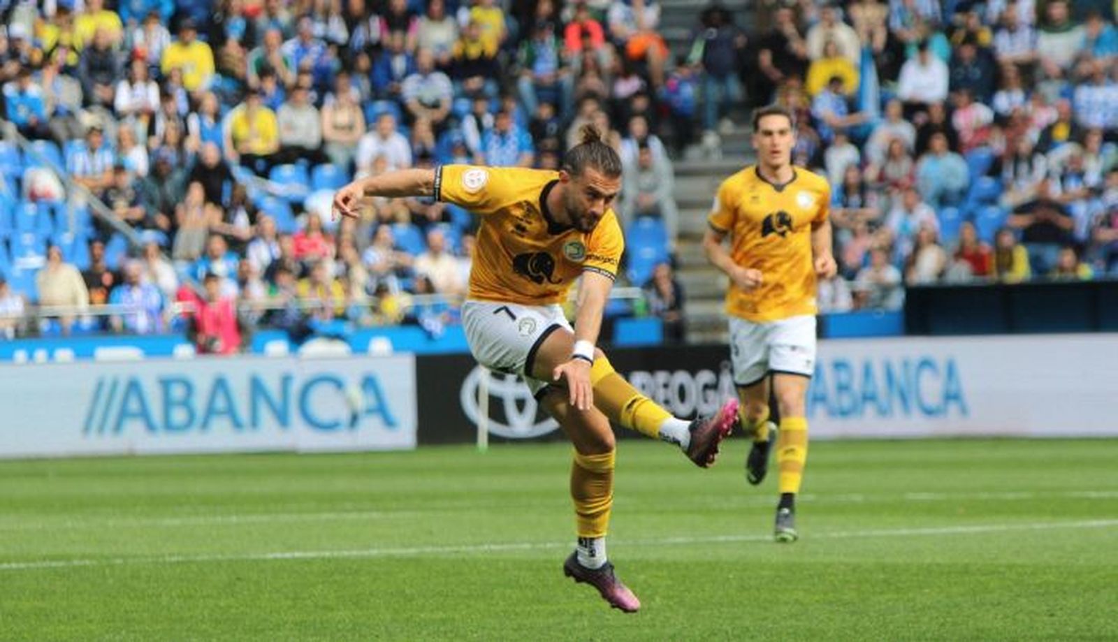 Losada tirando a puerta en Riazor | USCF