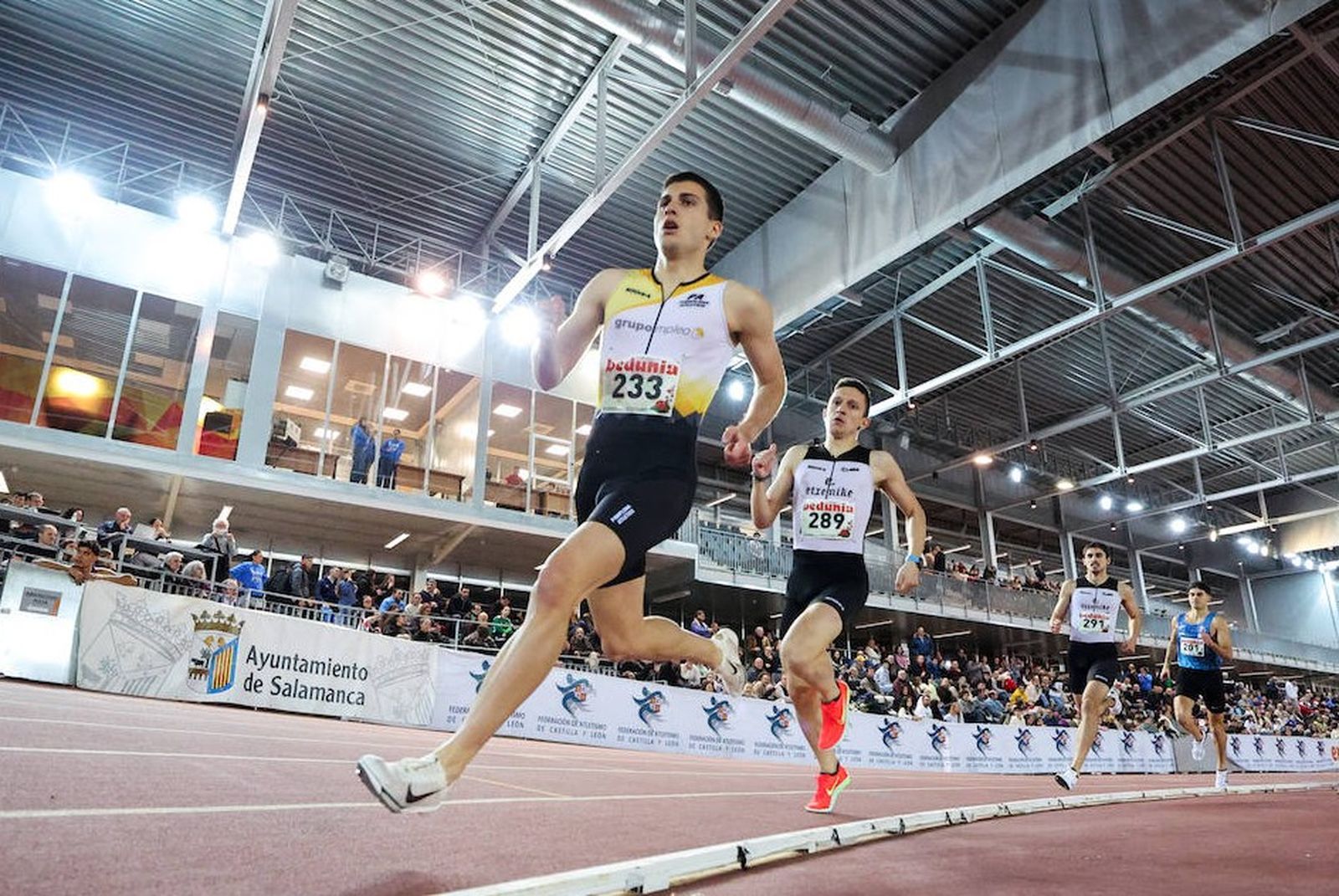Samuel Álvarez El Hassani durante el Trofeo de Pista en Salamanca