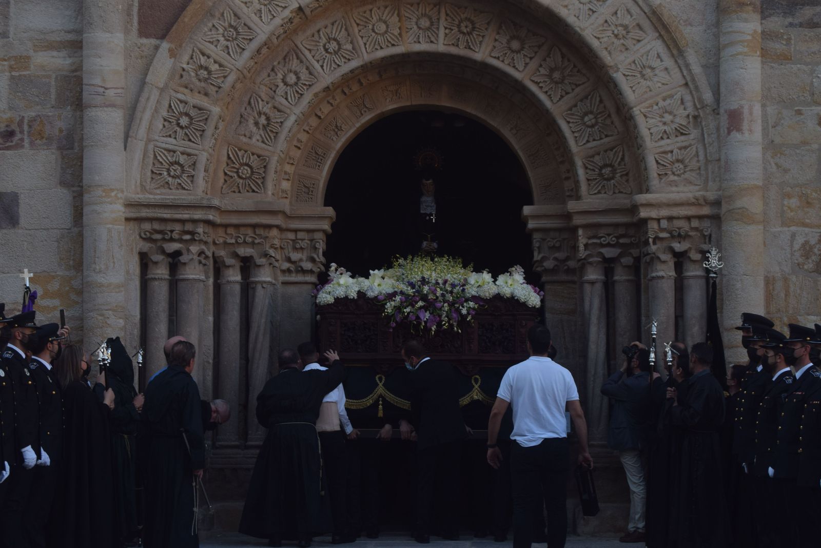 procesion-de-la-virgen-de-la-soledad-6