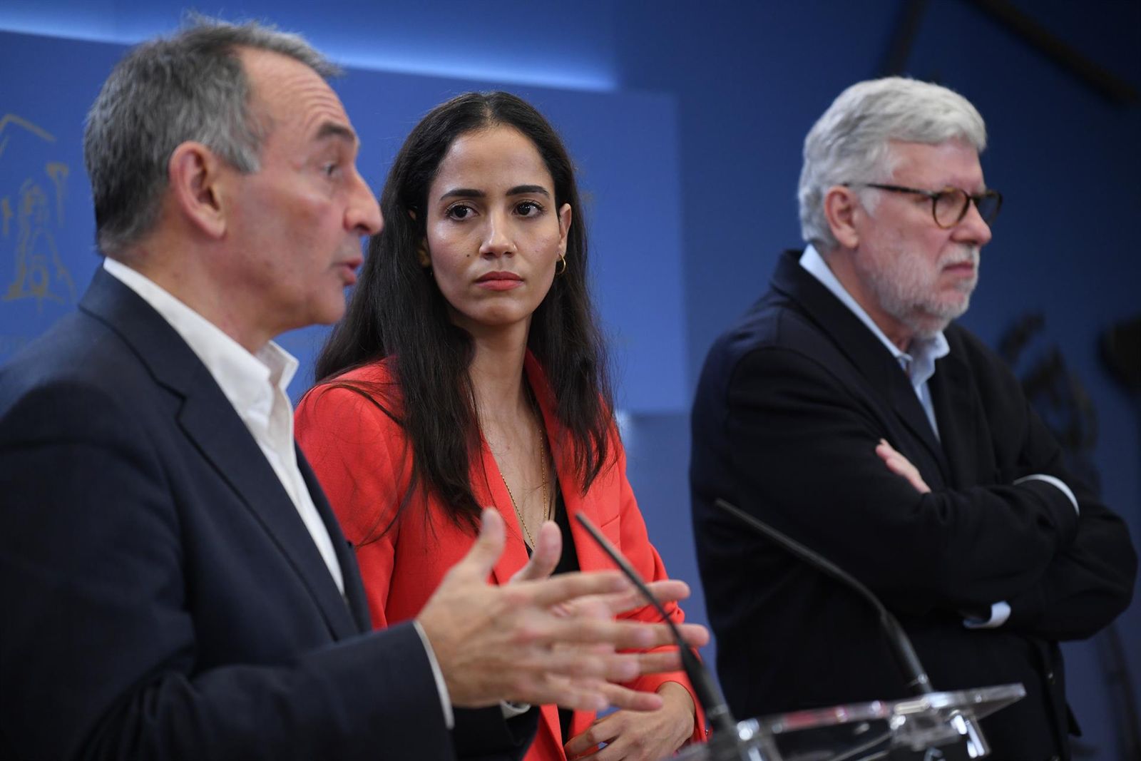 El portavoz parlamentario de Izquierda Unida y diputado de Sumar, Enrique Santiago; la diputada de Sumar, Tesh Sidi y el diputado de Sumar Agustín Santos. EP