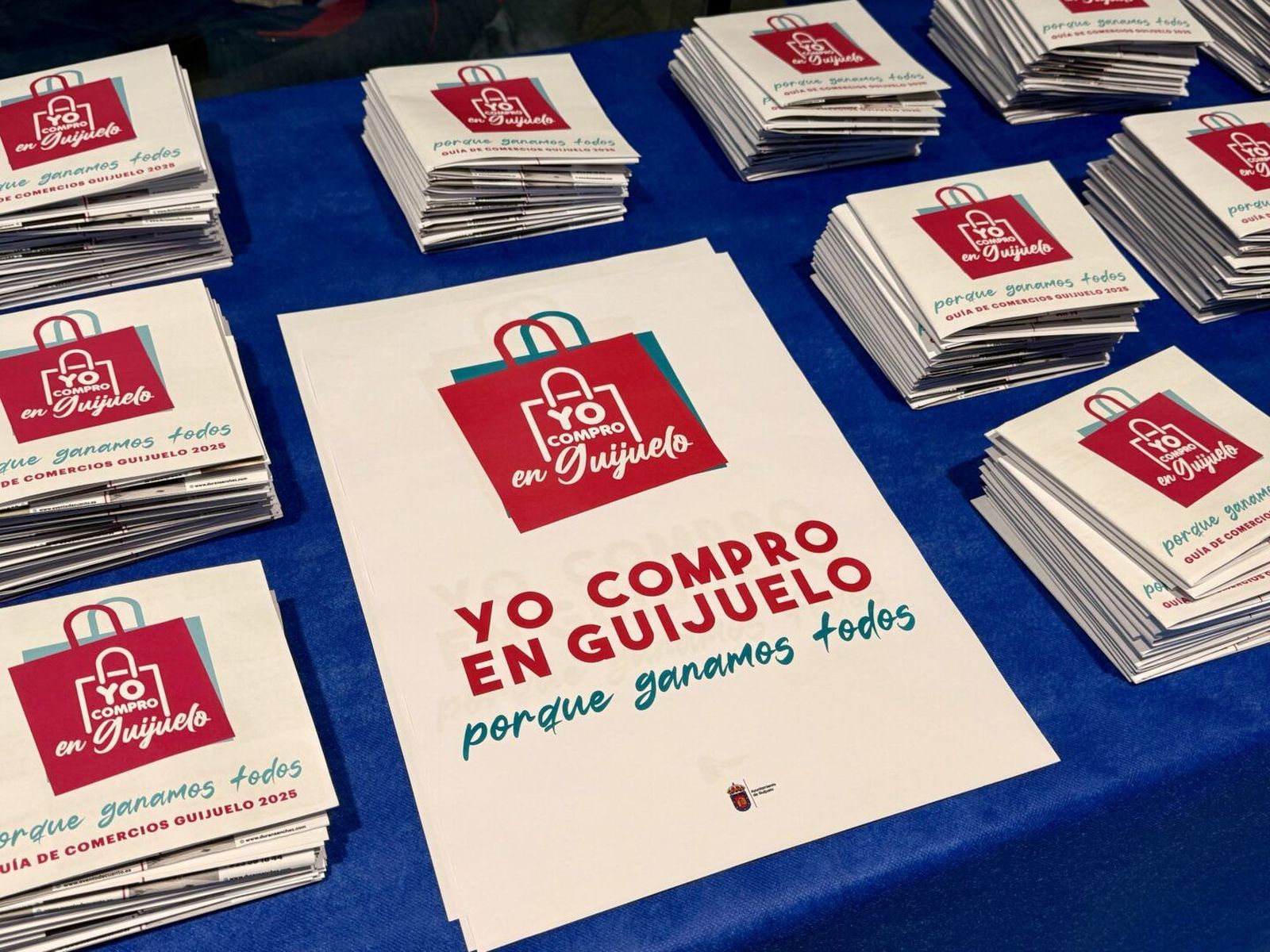 Guijuelo presenta una nueva versión de su guía de comercios. Foto Ayto. Guijuelo