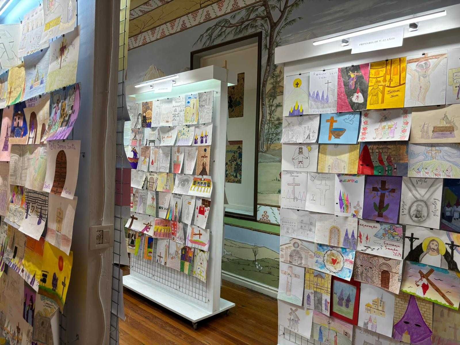 Exposición del concurso de dibujo y de fotografía de Semana Santa en Casa Solita