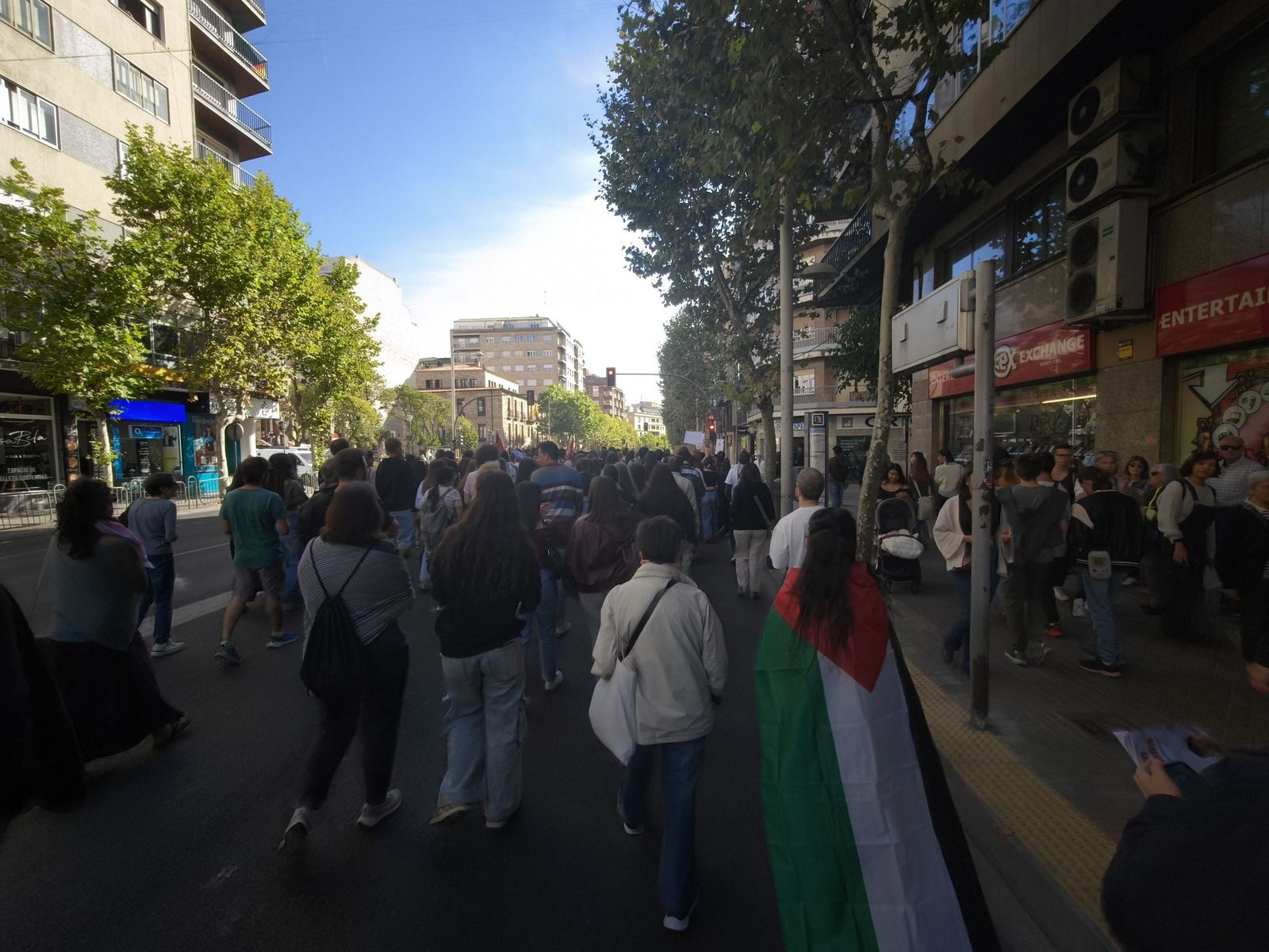 Los estudiantes de Salamanca recorren Salamanca alzando la voz por Palestina