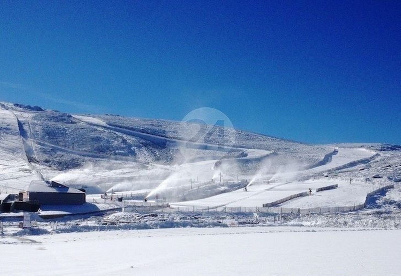 El PSOE acusa al alcalde de falsear el balance de La Covatilla