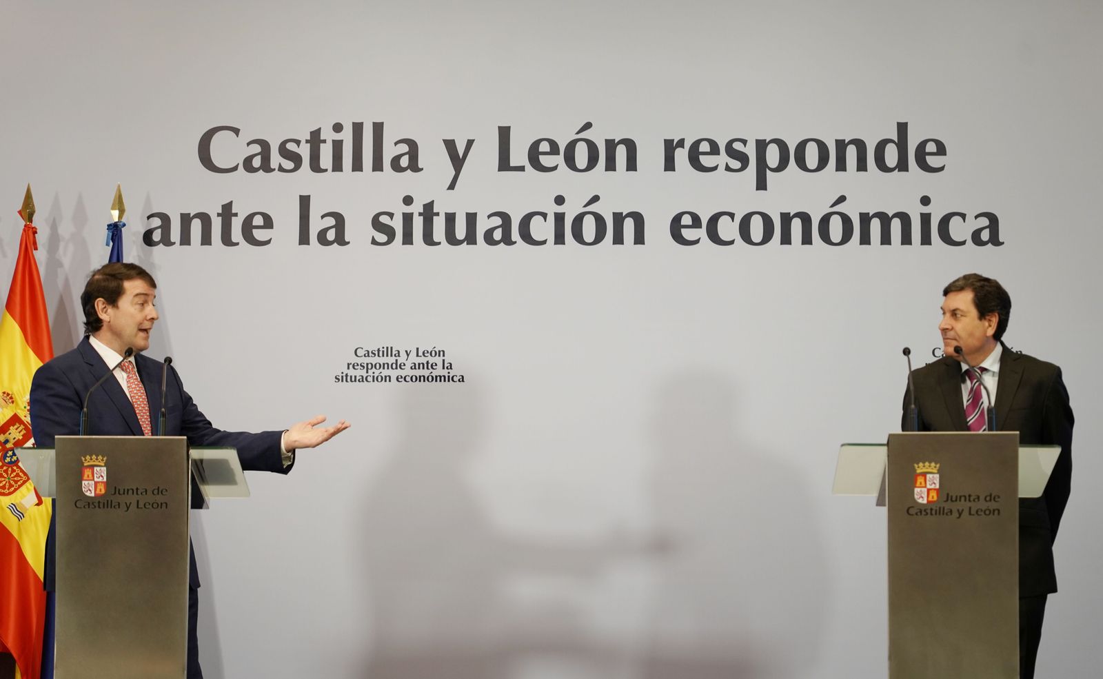 El presidente de la Junta de Castilla y León, Alfonso Fernández Mañueco, y el consejero de Economía y portavoz de la Junta, Carlos Fernández Carriedo, comparecen tras el primer Consejo de Gobierno de la nueva legislatura para presentar las iniciativas de